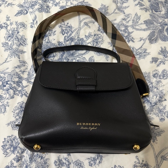 Burberry black leather top handle bag - Picture 1 of 3
